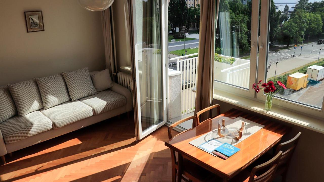 Apartment By The Sea - Kosciuszki Square กดิเนีย ภายนอก รูปภาพ