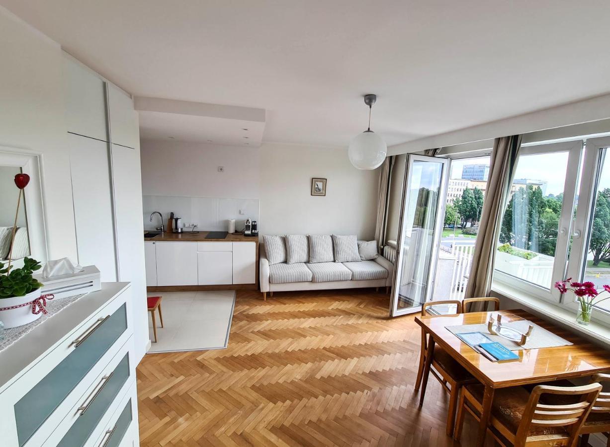 Apartment By The Sea - Kosciuszki Square กดิเนีย ภายนอก รูปภาพ